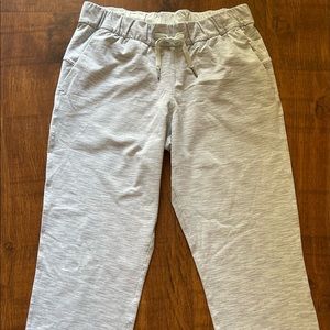 Lululemon On-The-Fly crop pant 7/8 gently used